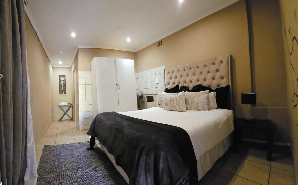 1 Bedroom House in Rhodesfield