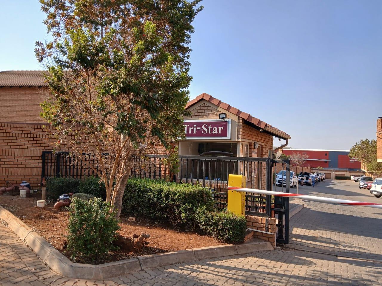 3 Bedroom Townhouse in Silver Lakes Golf Estate