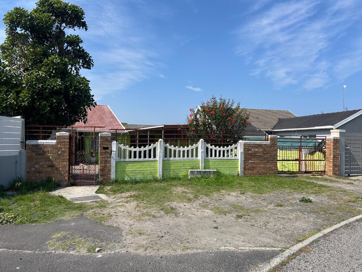 3 Bedroom House in Grassy Park