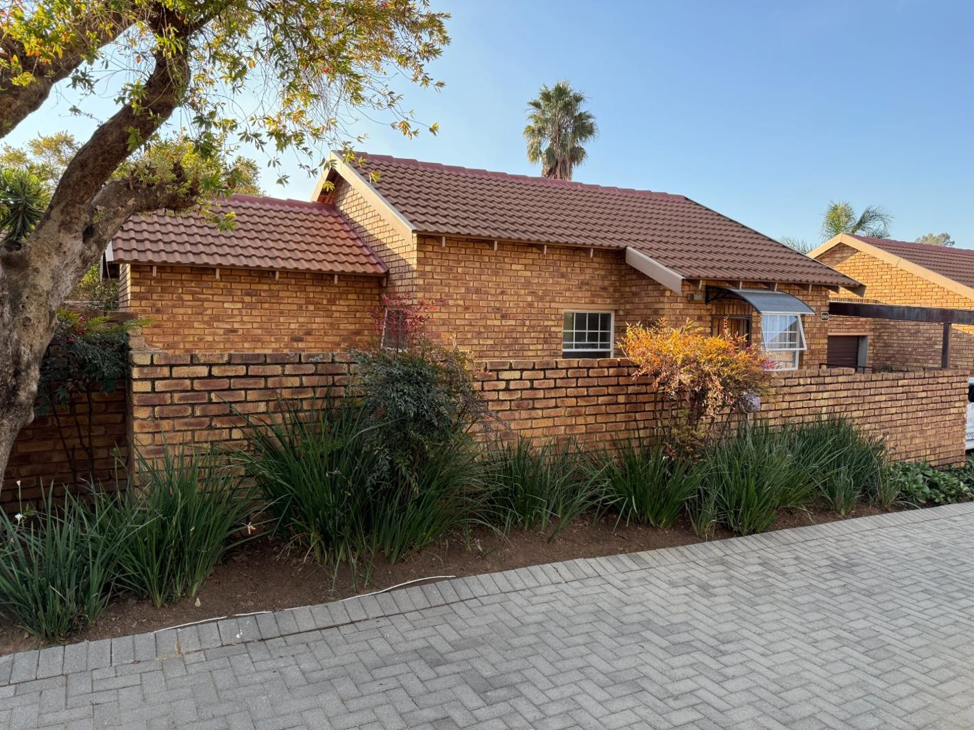 2 Bedroom Townhouse in Wilgeheuwel