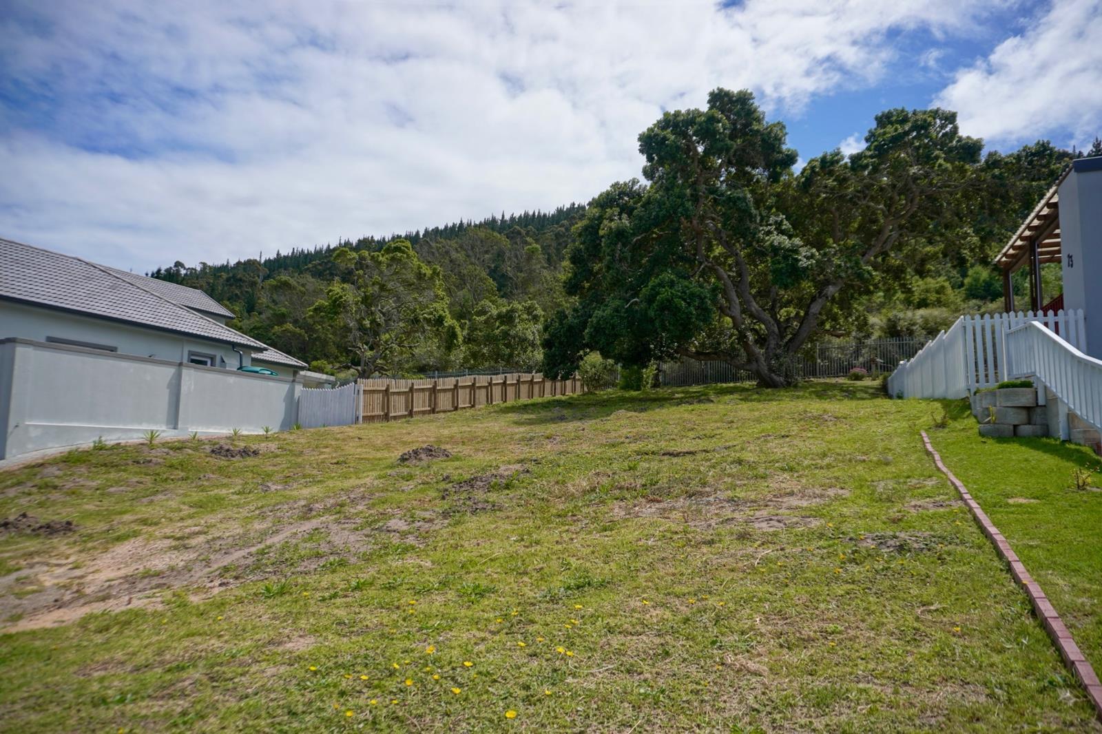 560 m² Land available in Sedgefield
