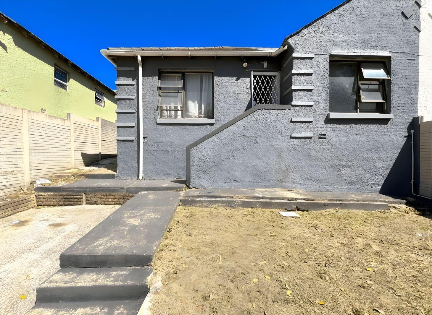 2 Bedroom House in Kensington