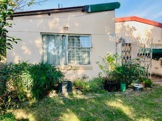 2 Bedroom House in Bloubosrand