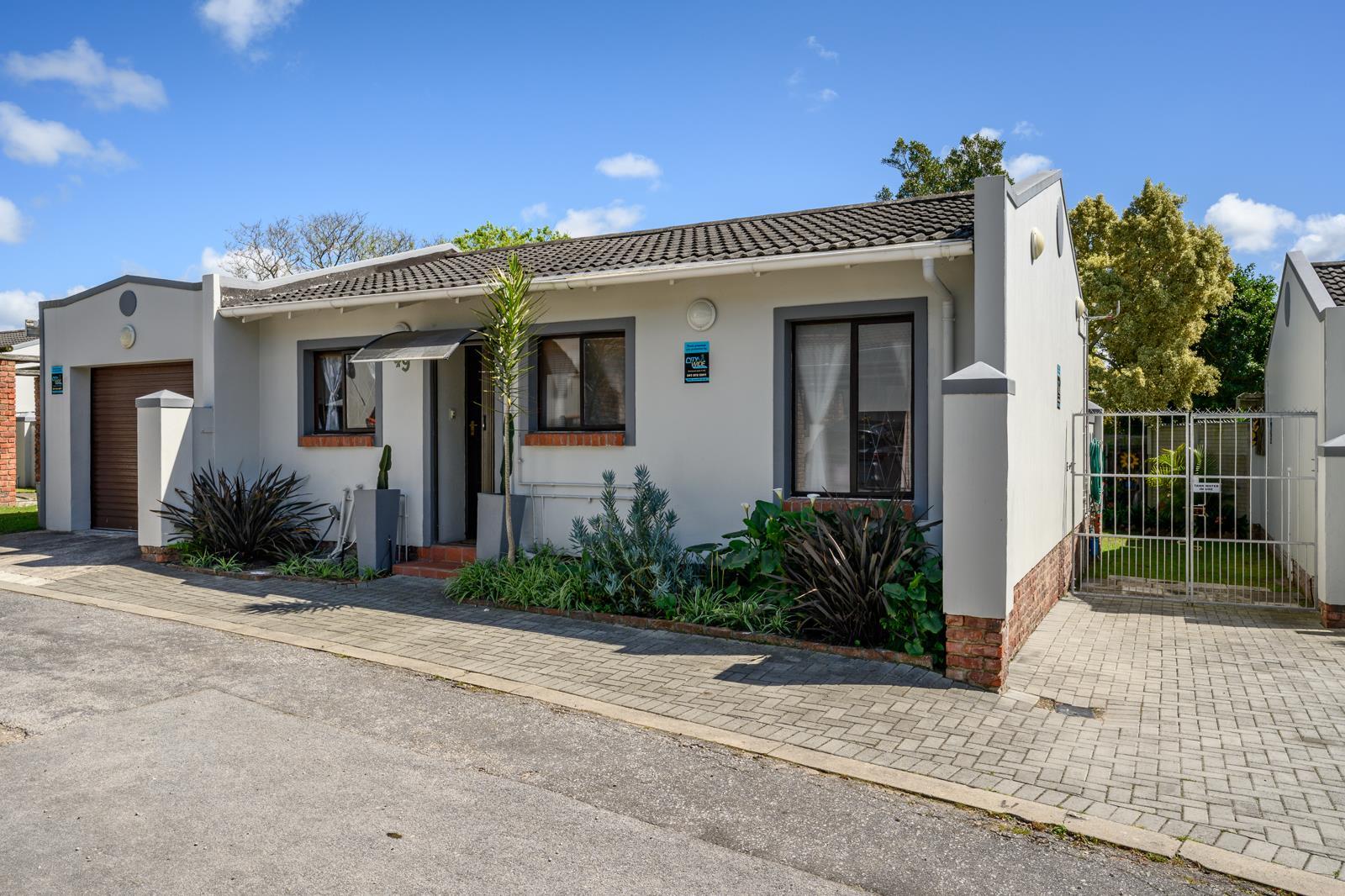 2 Bedroom Townhouse in Lorraine
