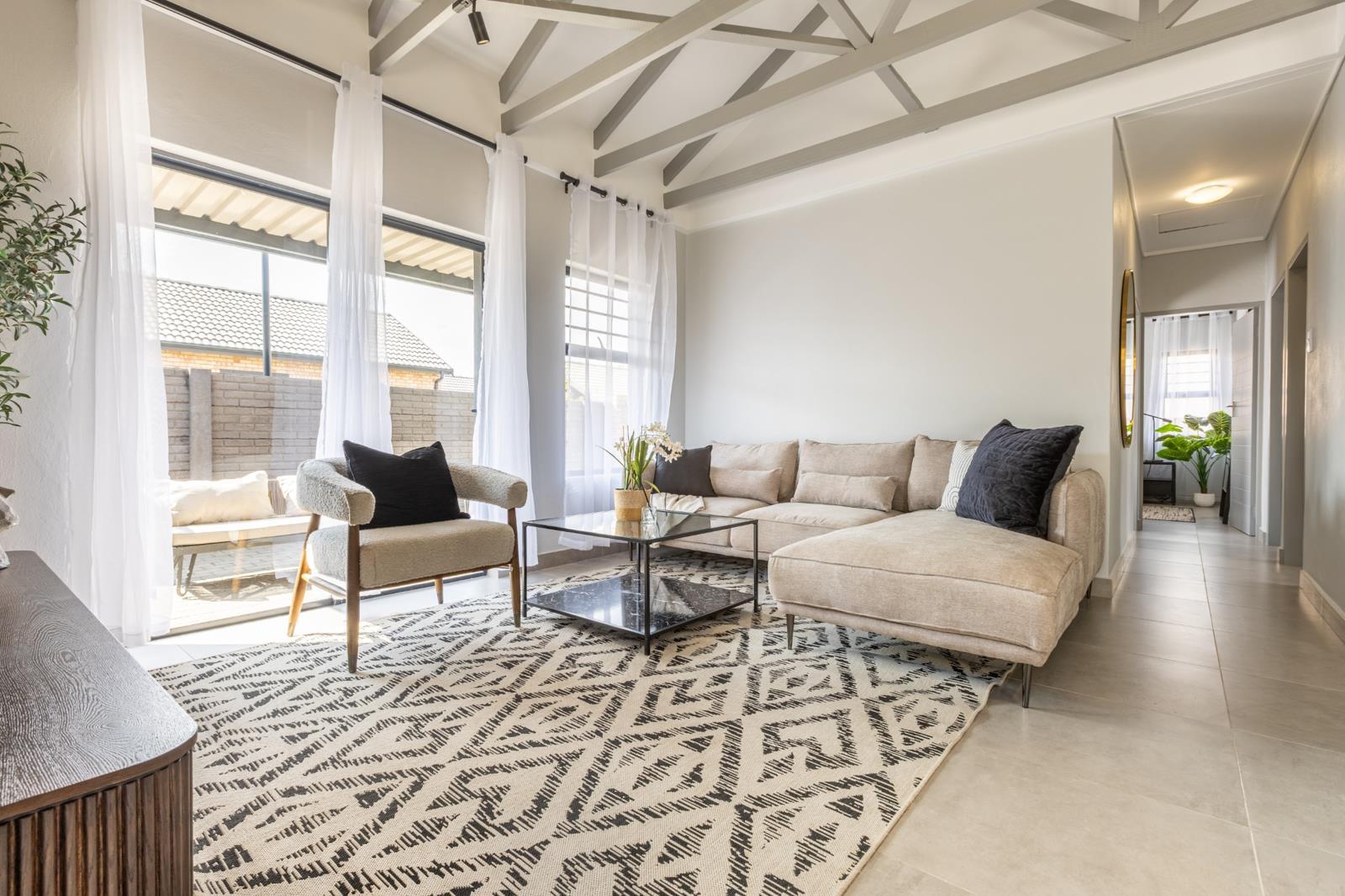 3 Bedroom Simplex in Wierda Park