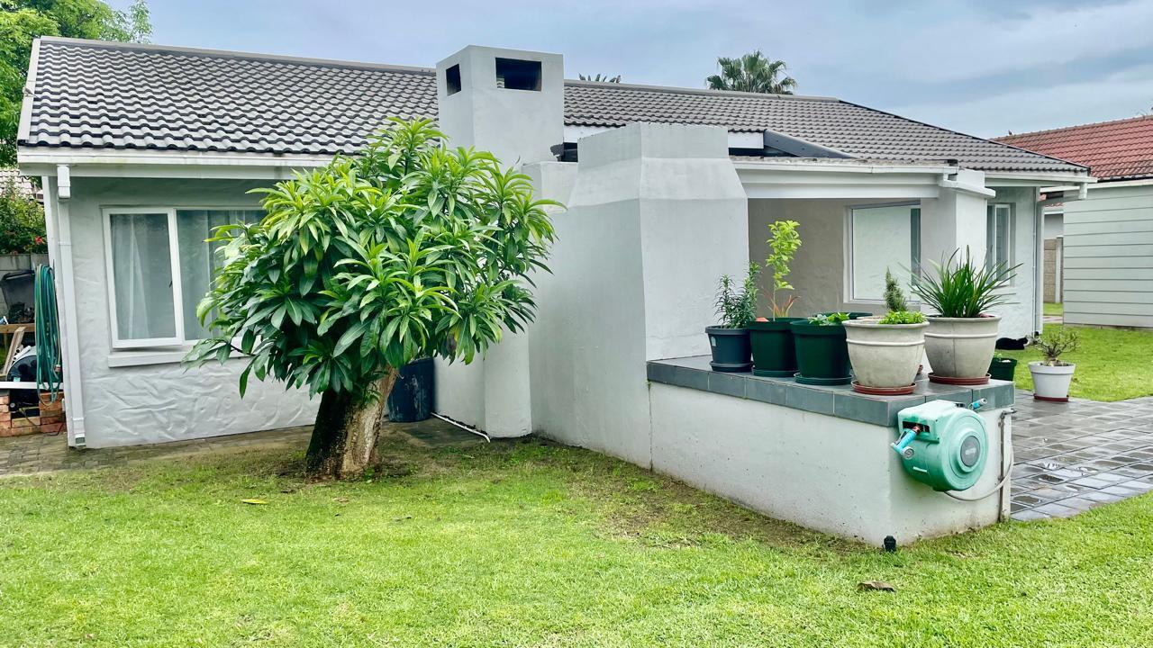 2 Bedroom House in The Island