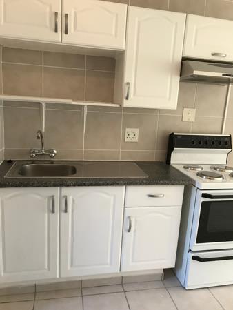 Bachelor apartment in Melville