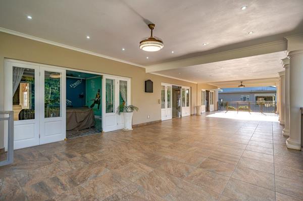 6 Bedroom House in Kloof