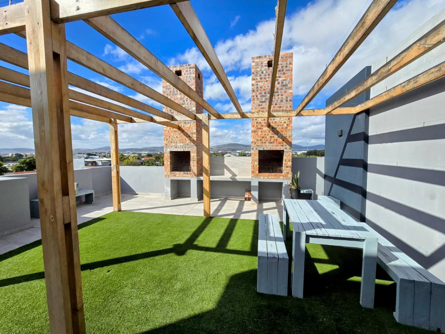 Studio Apartment in Table View