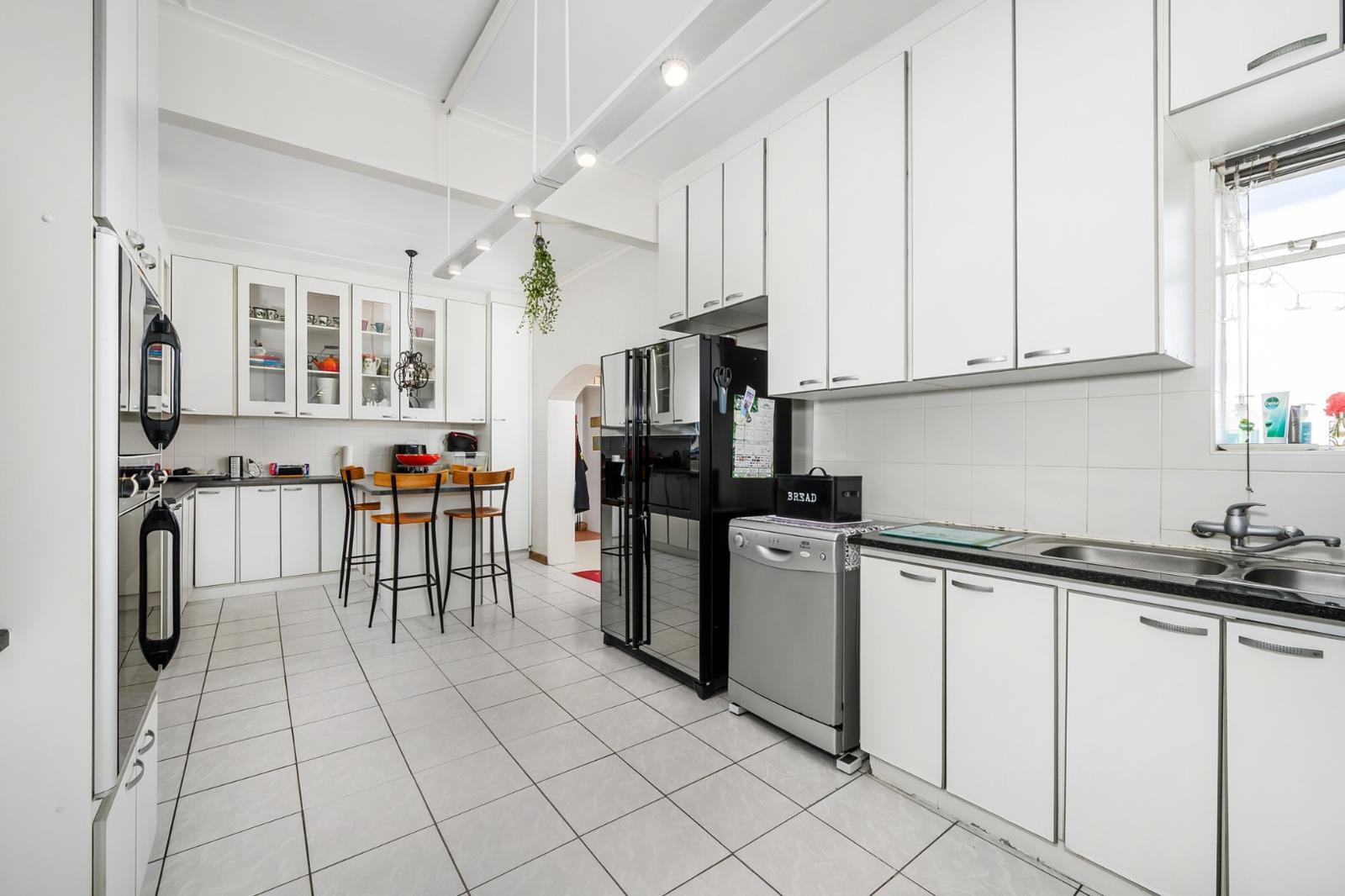 5 Bedroom House in Newton Park