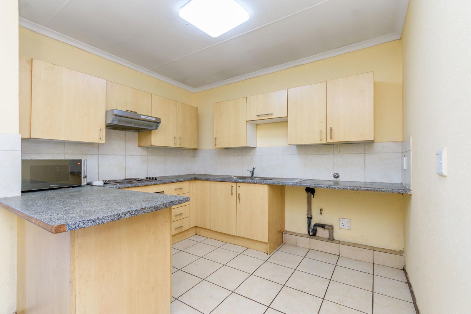 2 Bedroom Townhouse in Comet