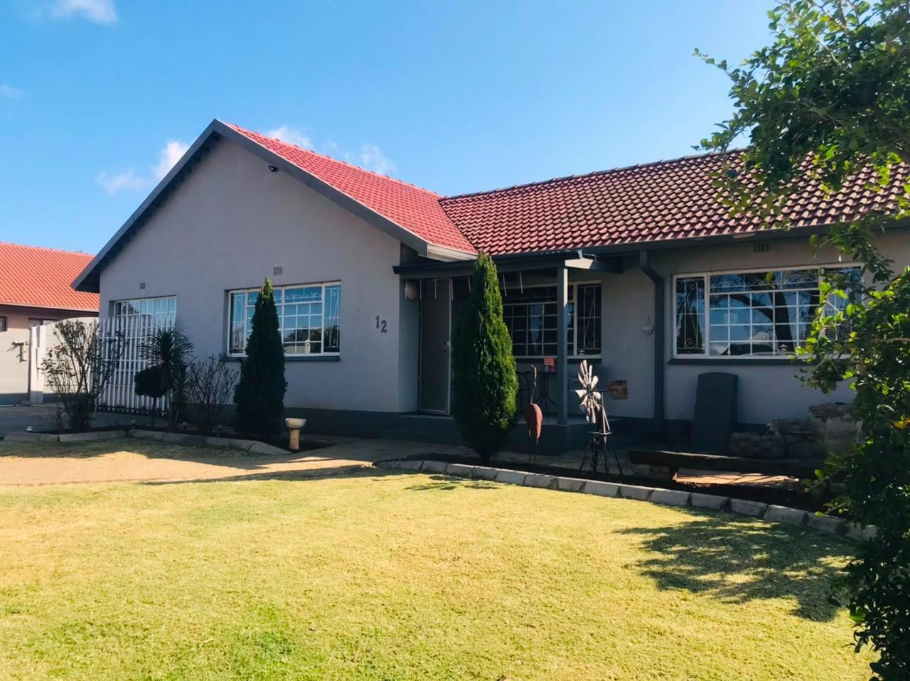 4 Bedroom House in General Alberts Park