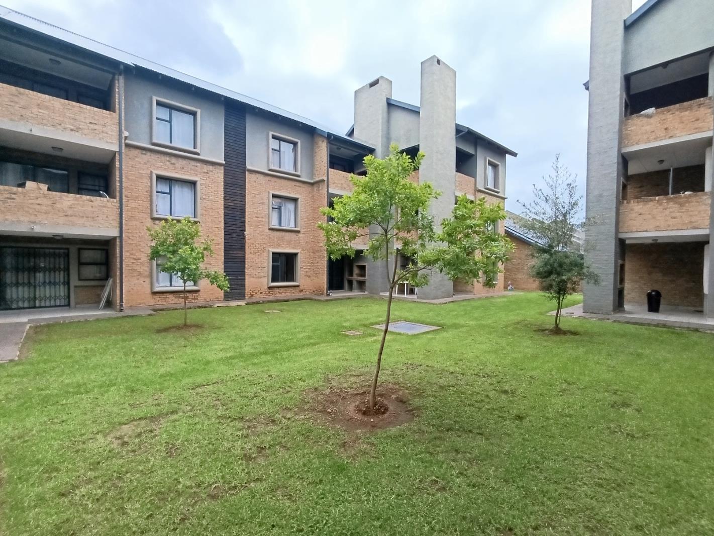 2 Bedroom Townhouse in Pomona