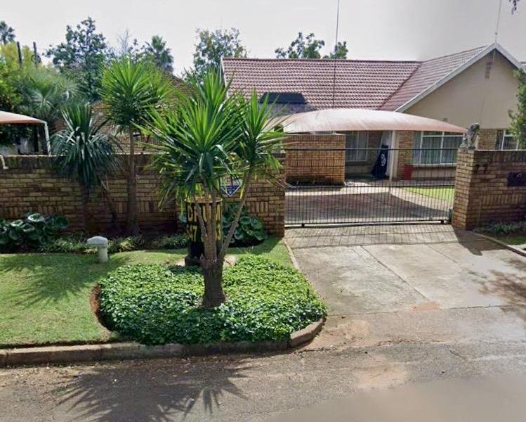 3 Bedroom House in Adamayview