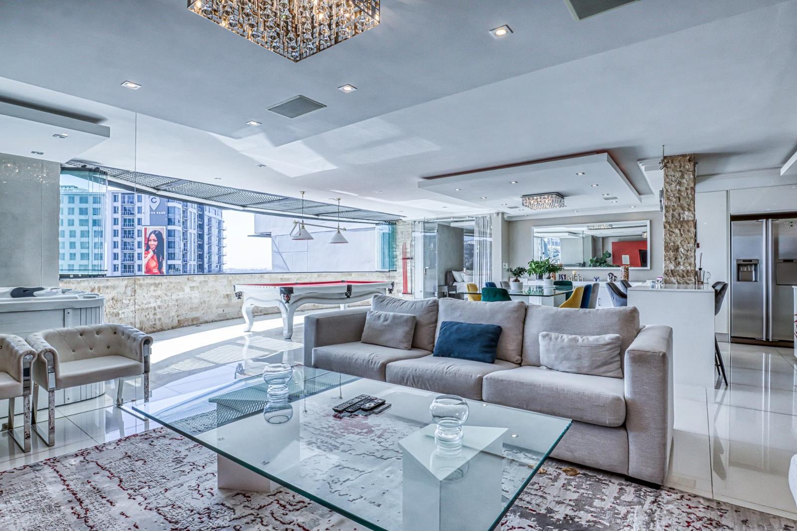 3 Bedroom Penthouse in Sandown