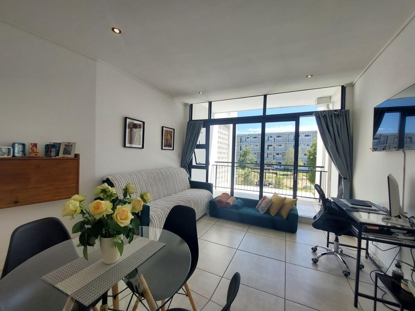 1 Bedroom Apartment in Paardevlei