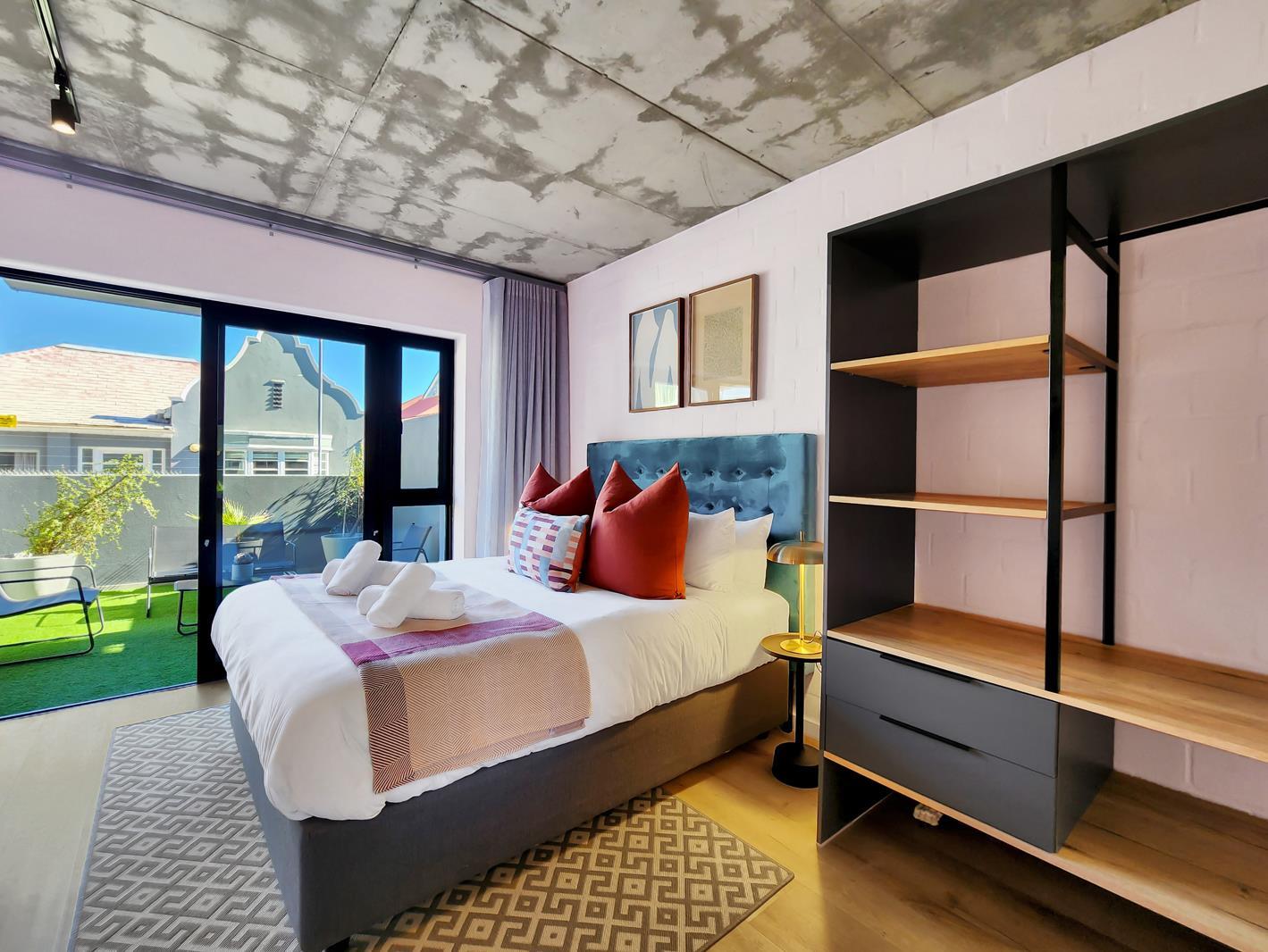 Bachelor apartment in Sea Point
