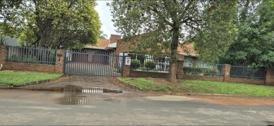 4 Bedroom House in Vanderbijlpark SE2
