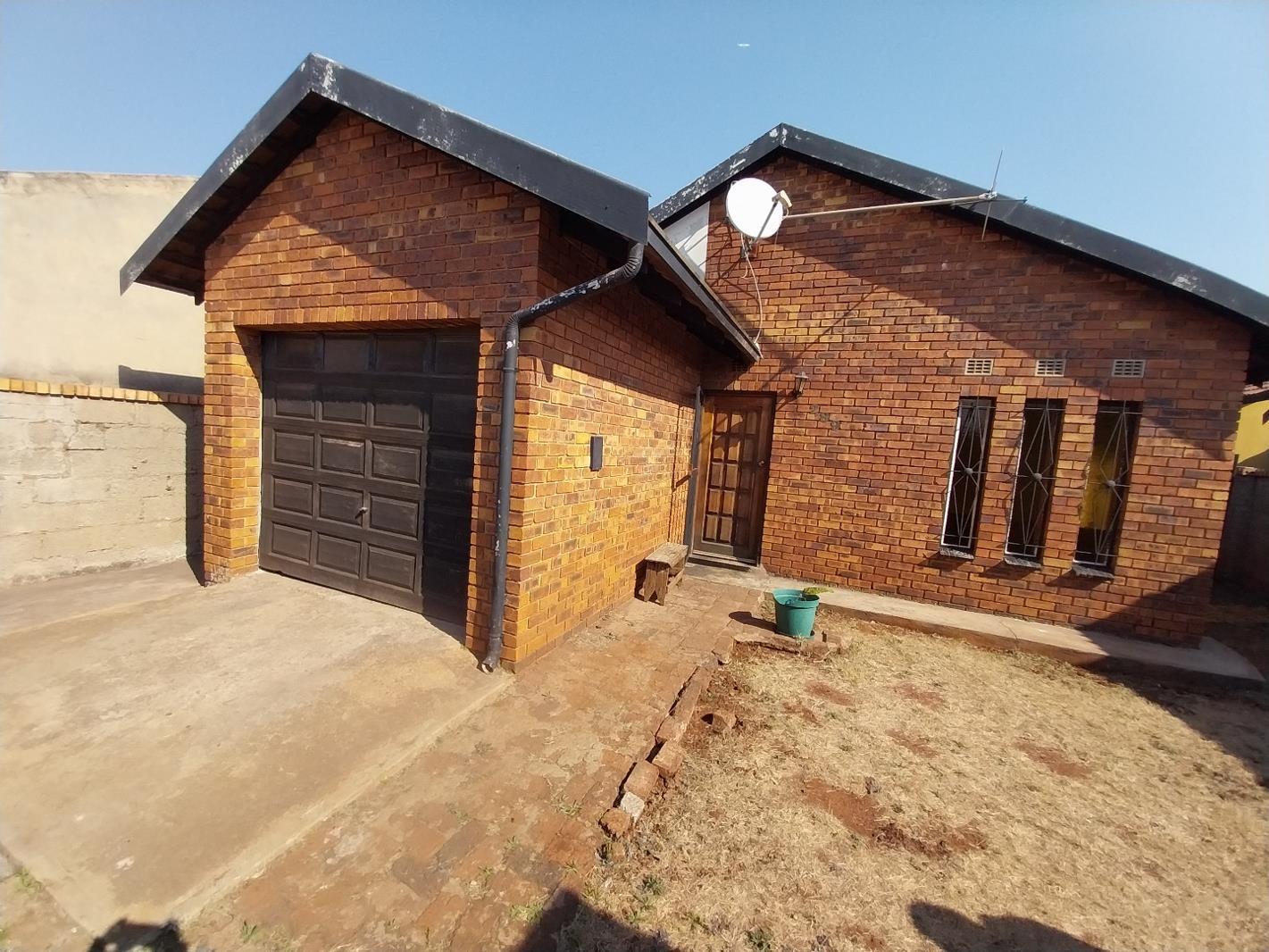 3 Bedroom House in Vosloorus