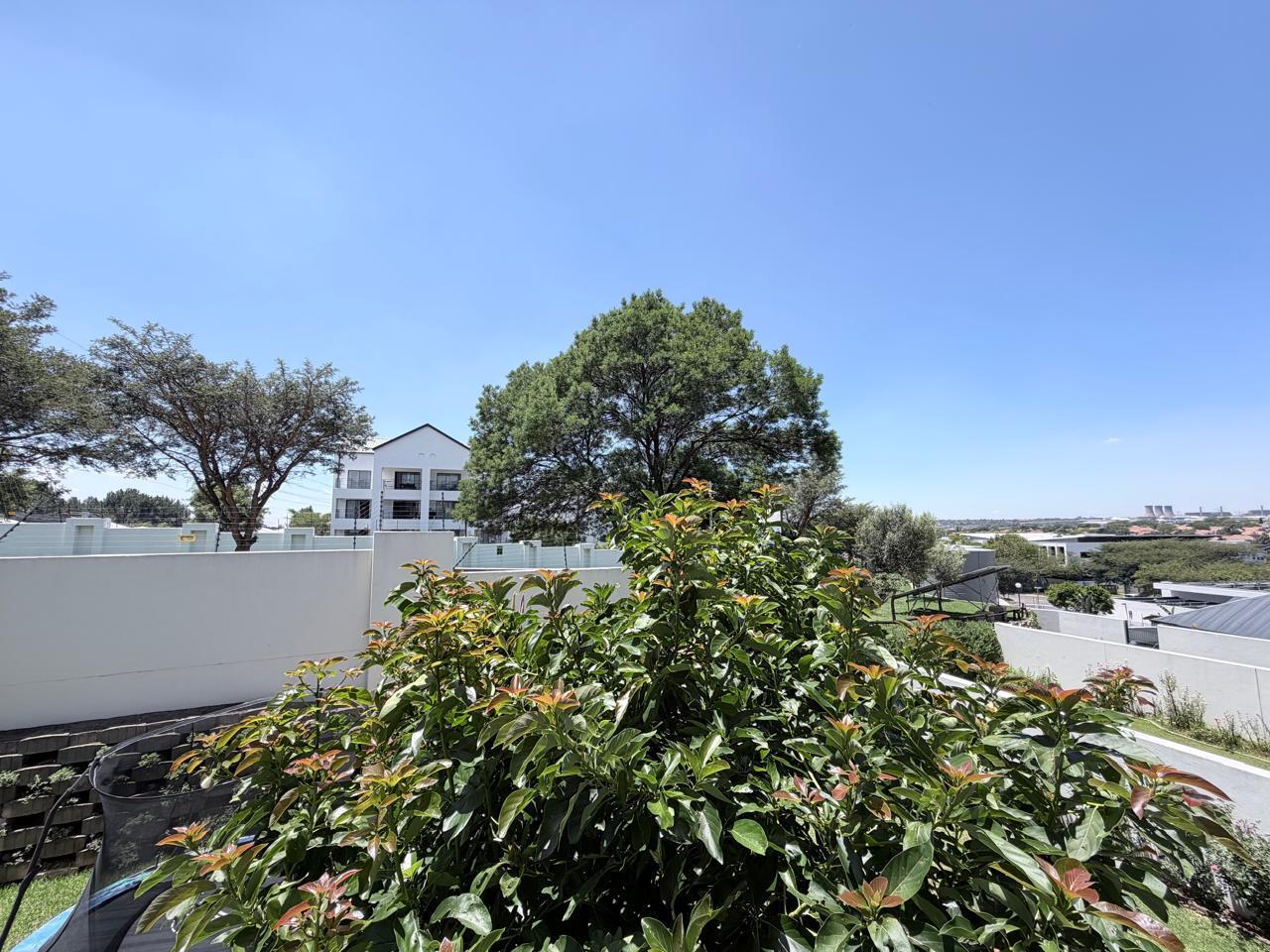 3 Bedroom Apartment in Greenstone Hill