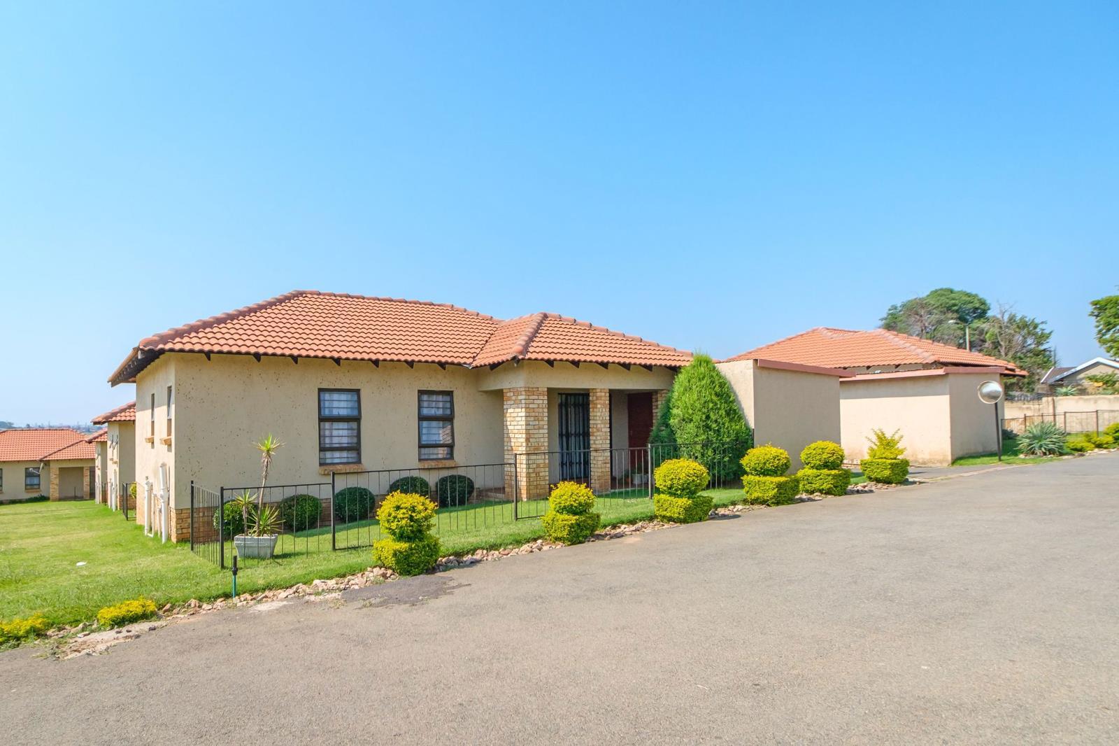 3 Bedroom Cluster in Grobler Park
