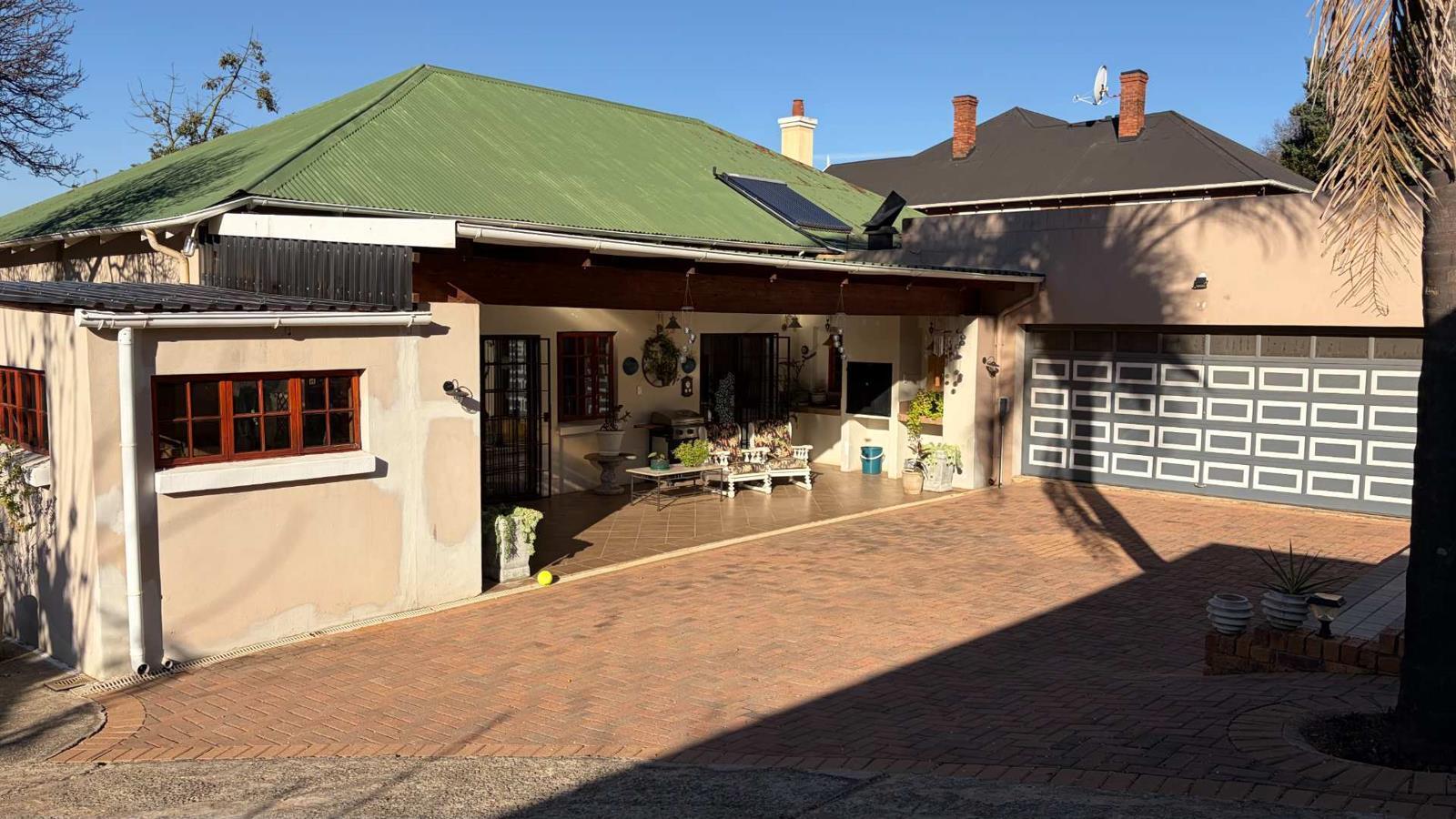 3 Bedroom House in Kensington