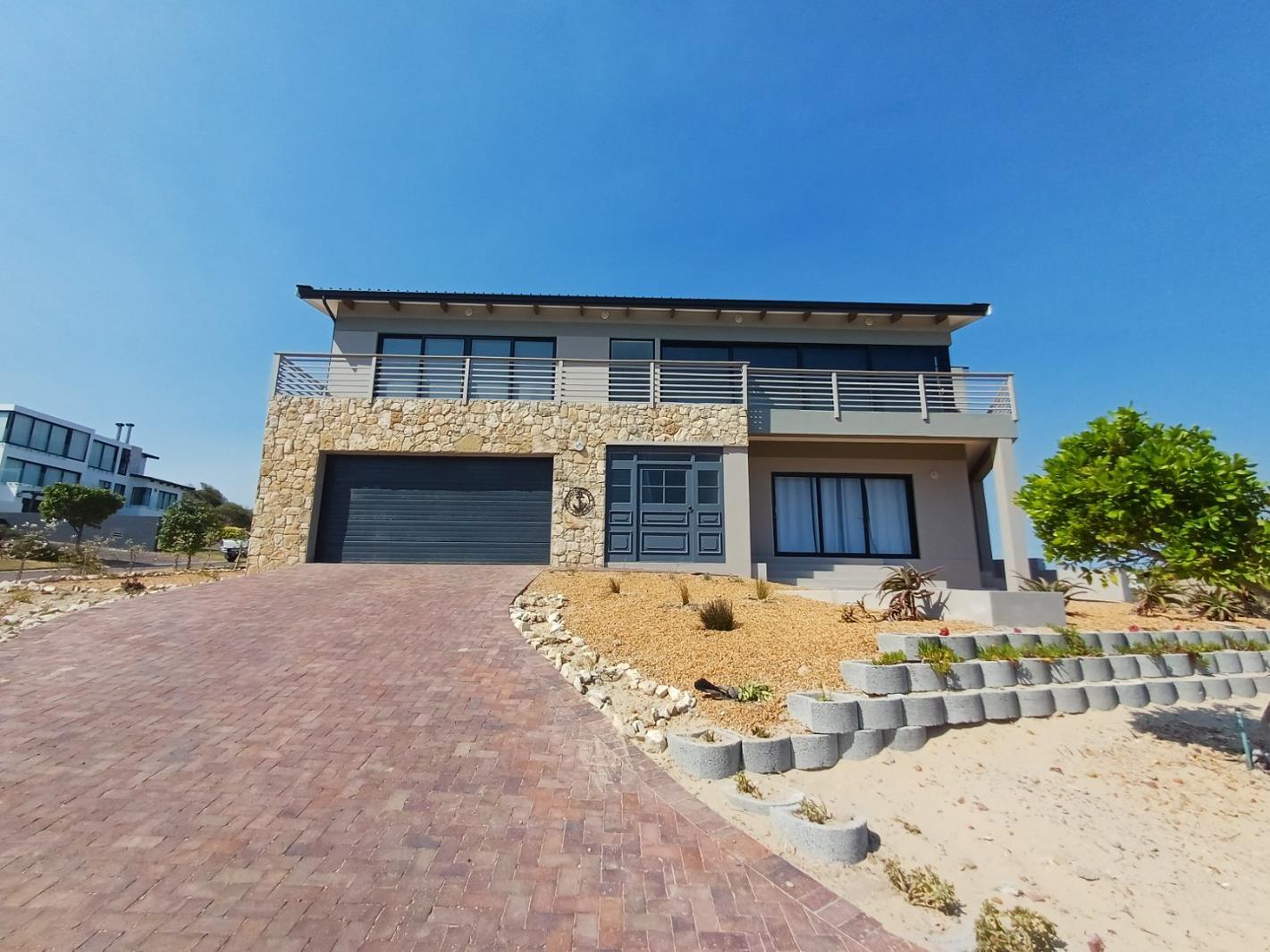 5 Bedroom House in Stilbaai Oos
