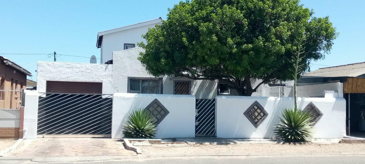 5 Bedroom House in Belhar