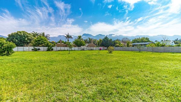 3 152 m² Land available in Robertson