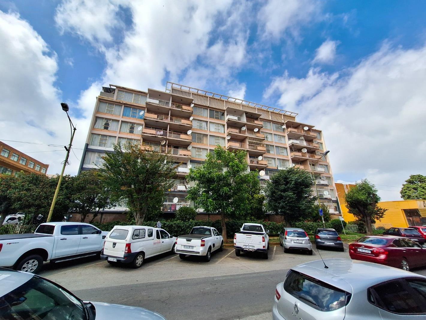 2 Bedroom Apartment in Krugersdorp Central