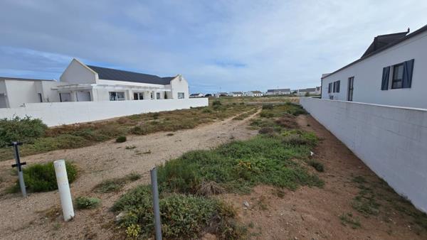 352 m² Land available in Britannia Bay