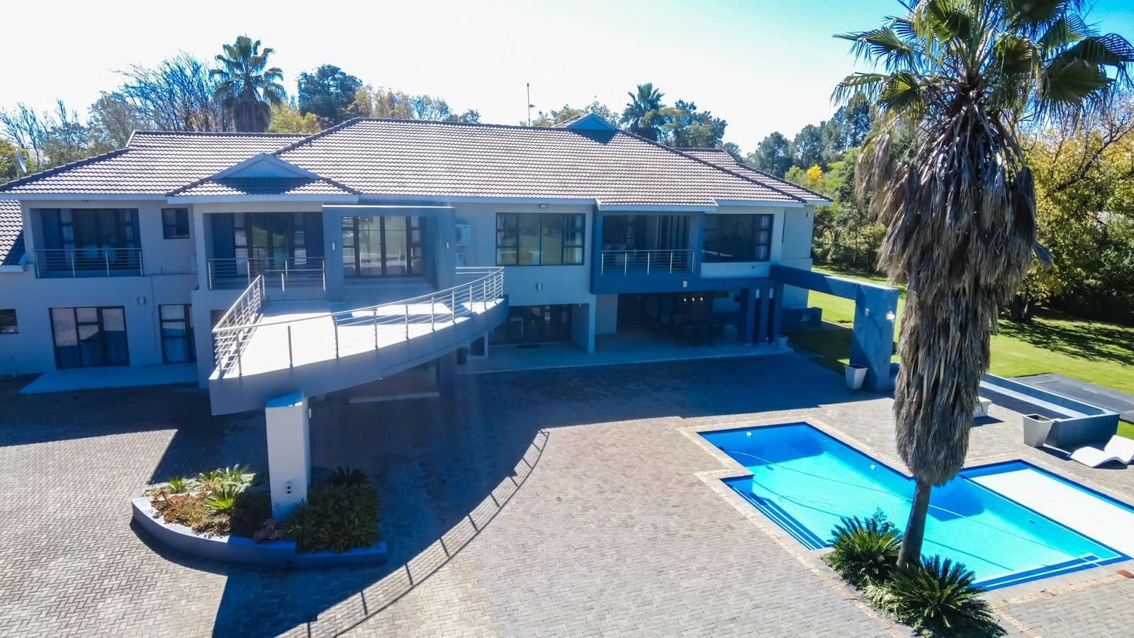 12 Bedroom House in Northdene