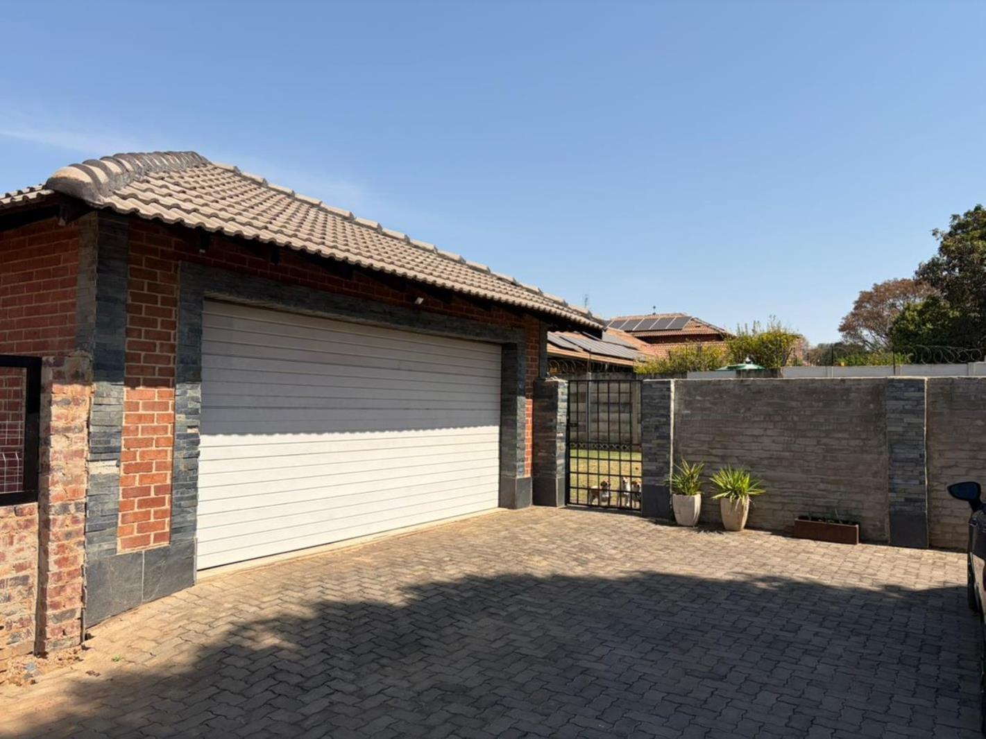 3 Bedroom Townhouse in Waverley