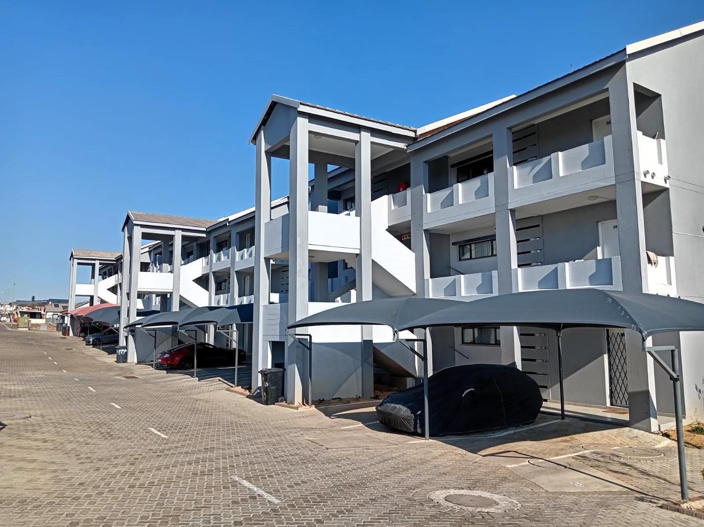 2 Bedroom Townhouse in Kosmosdal