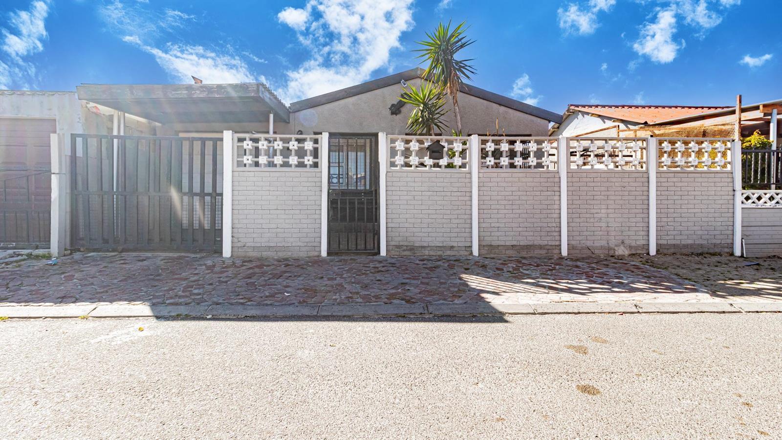 3 Bedroom House in Palm Park