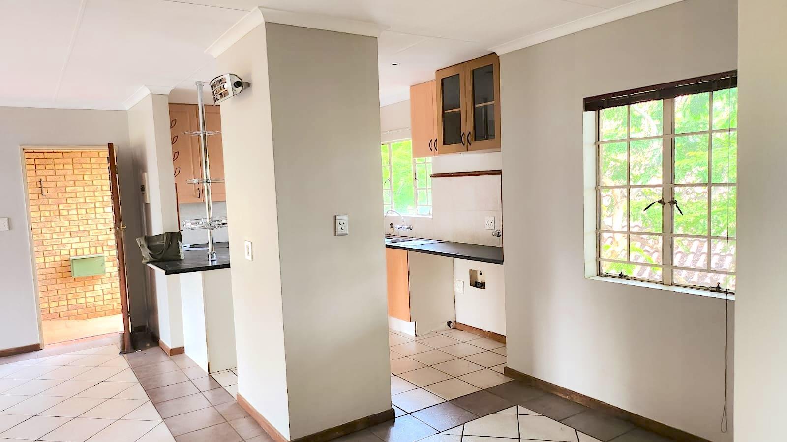 2 Bedroom Apartment in Die Hoewes