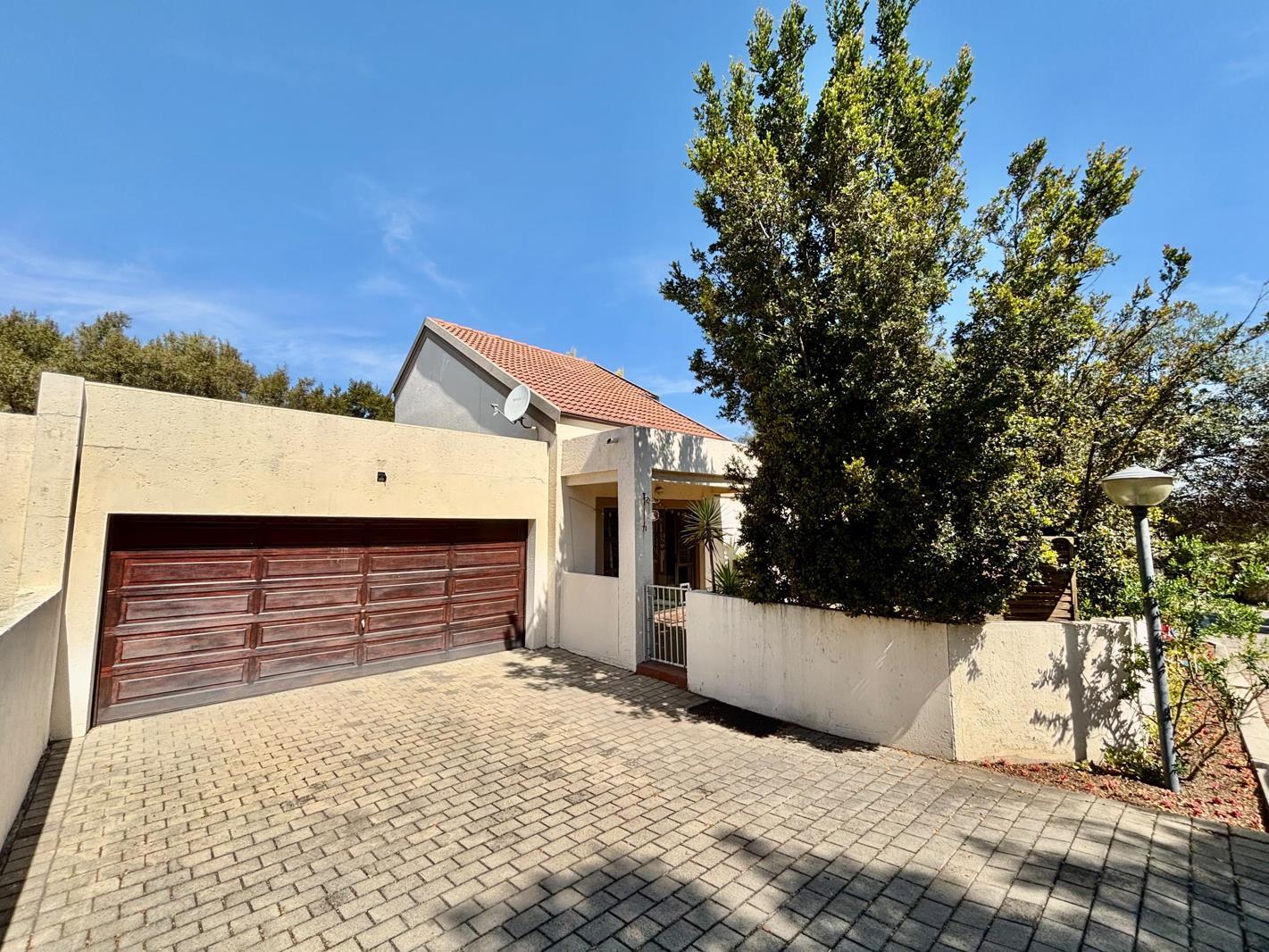 3 Bedroom House in Sunninghill