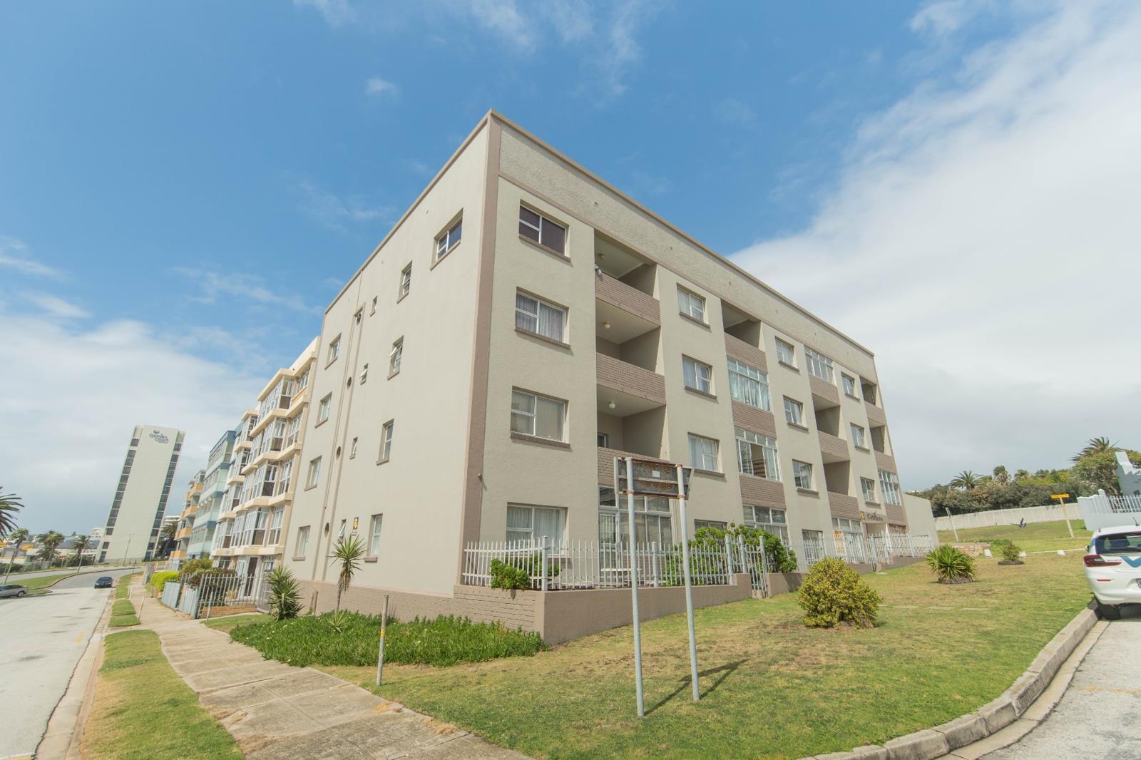 Bachelor apartment in Humewood