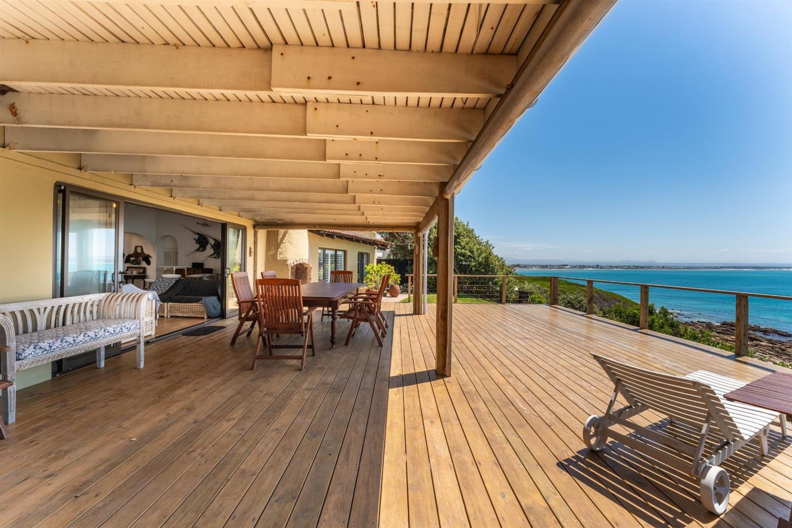 4 Bedroom House in Santareme