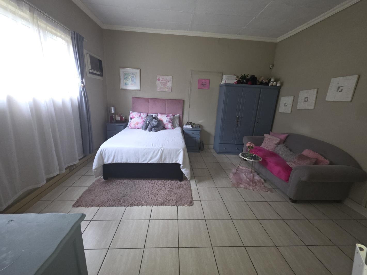 Bachelor apartment in Murrayfield