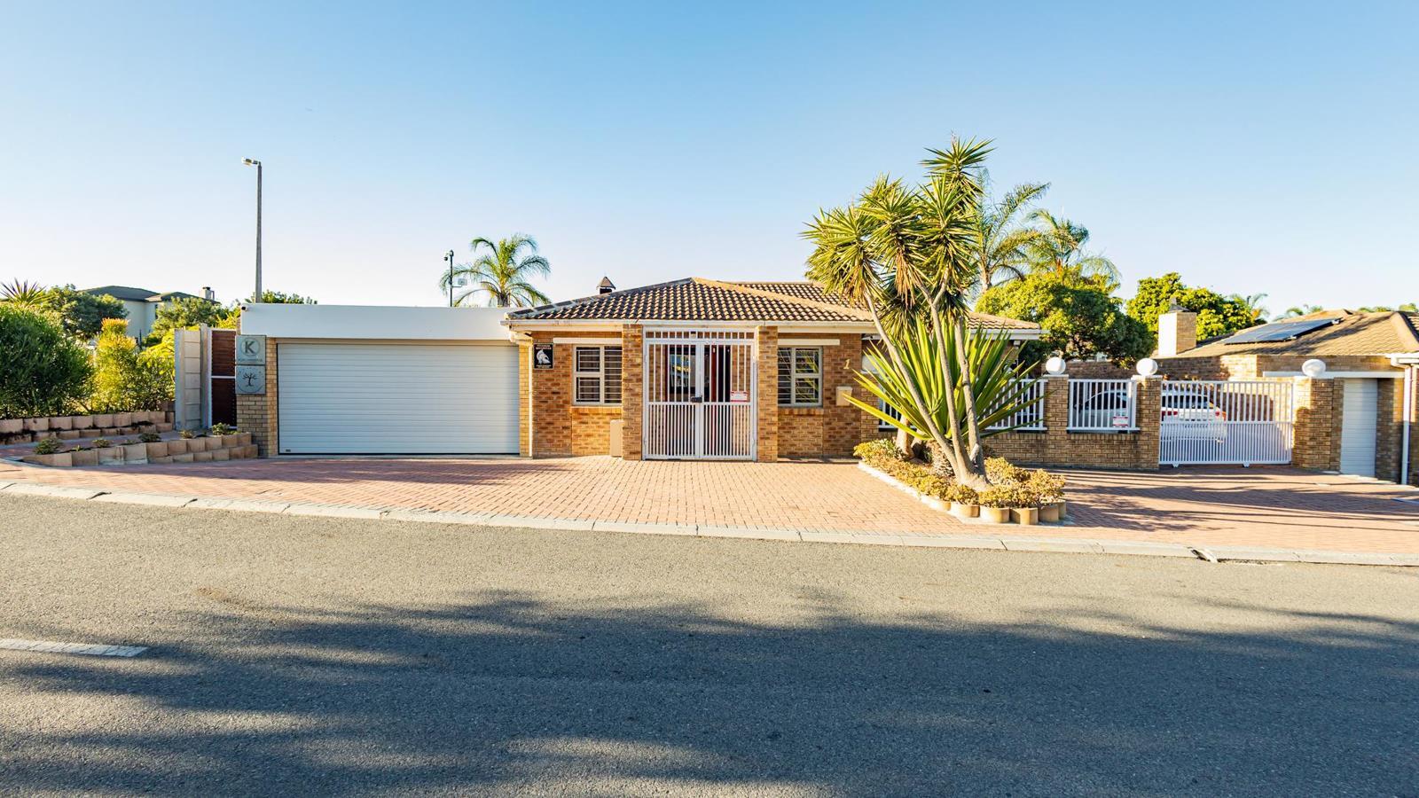 3 Bedroom House in Protea Heights