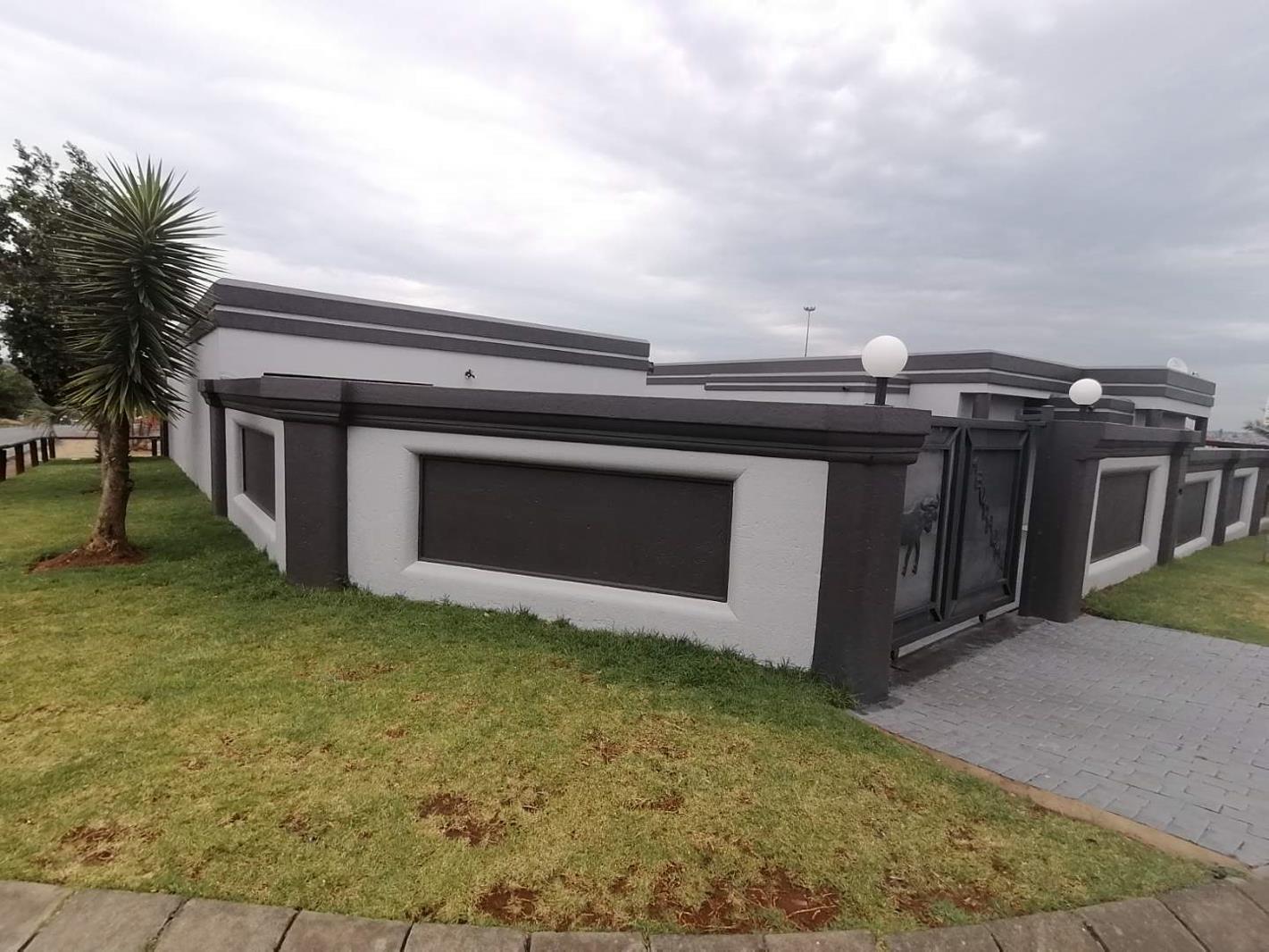 3 Bedroom House in Tembisa
