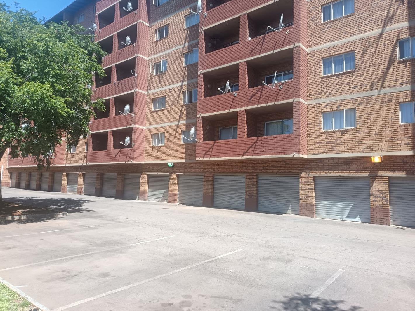 2 Bedroom Apartment in Zwartkop