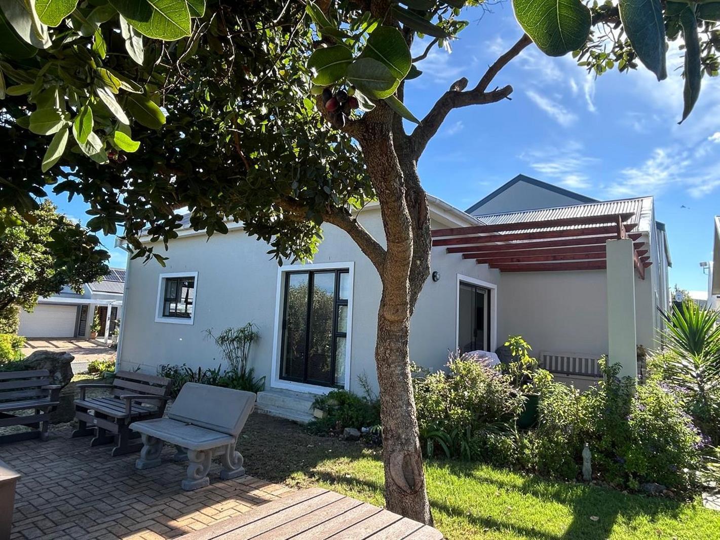 2 Bedroom House in Sandbaai