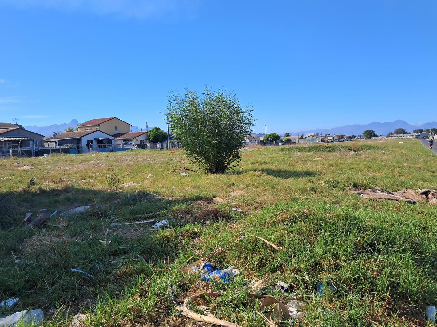 1 207 m² Land available in Devon Park