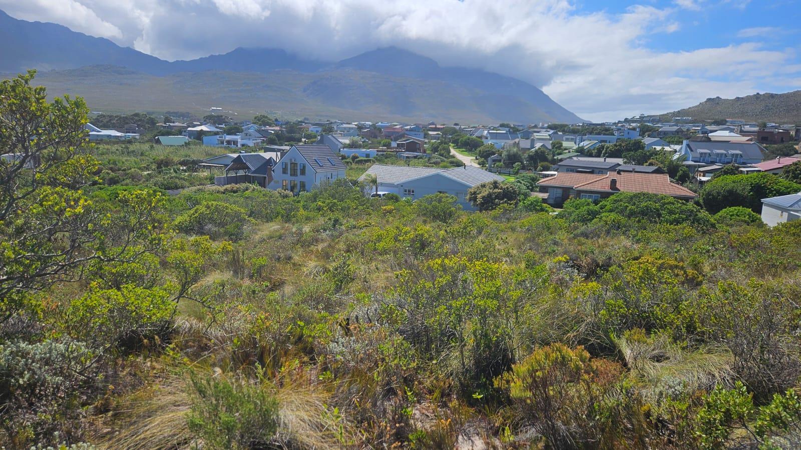 1 359 m² Land available in Pringle Bay