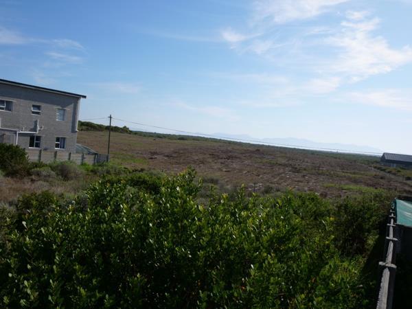 810 m² Land available in Kleinbaai