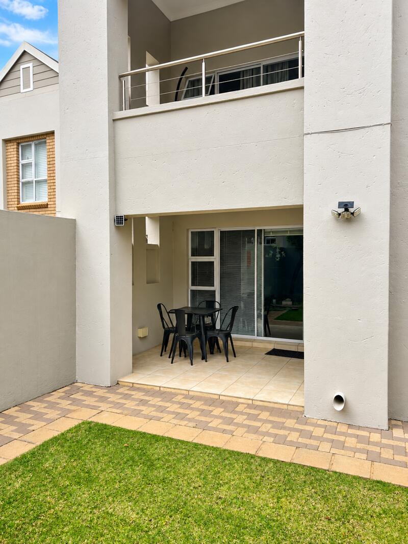 2 Bedroom Flat in Eagle Canyon Golf Estate