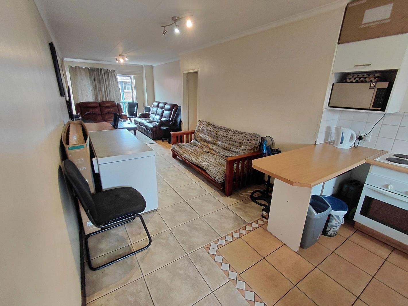 1 Bedroom House in Die Hoewes
