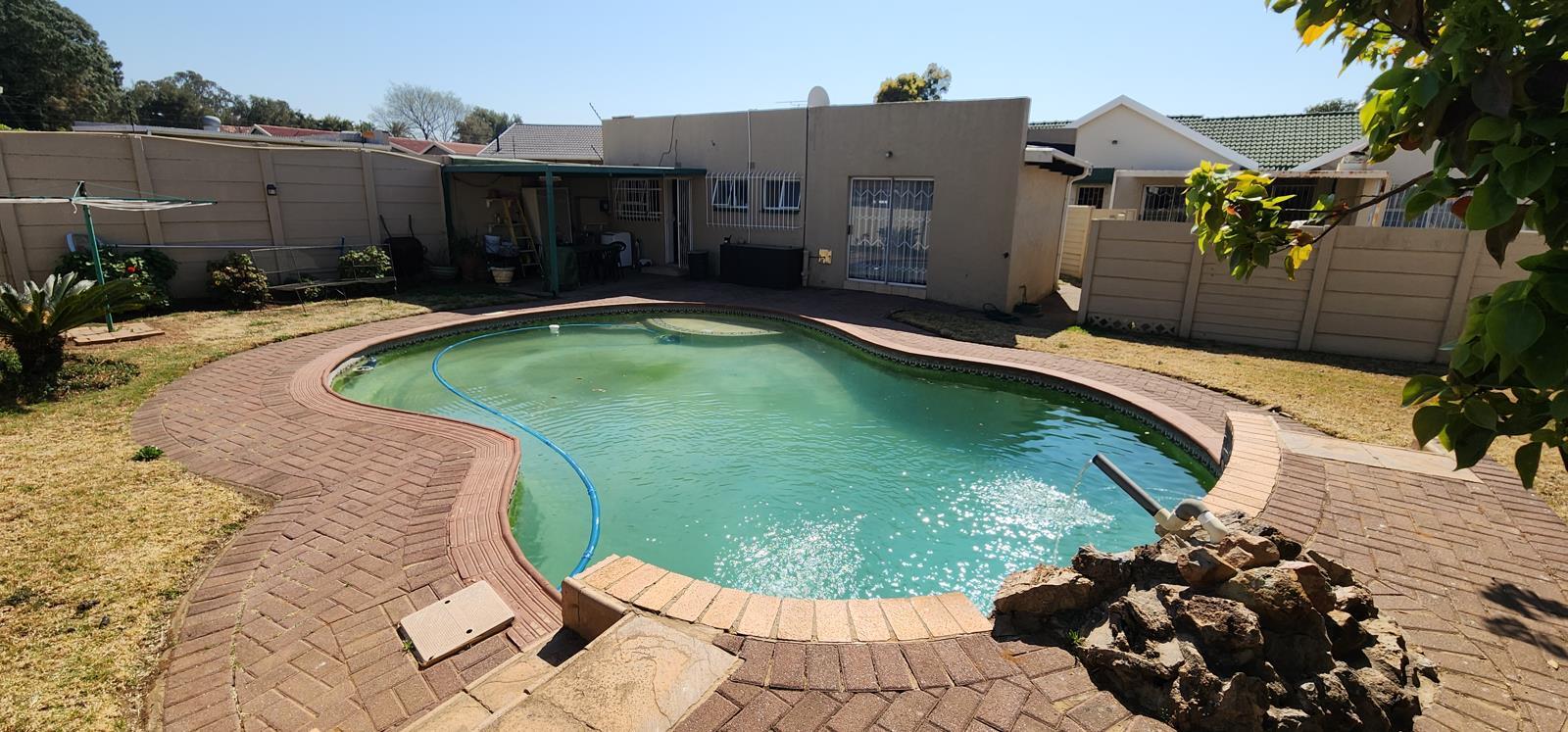 2 Bedroom House in Brackendowns